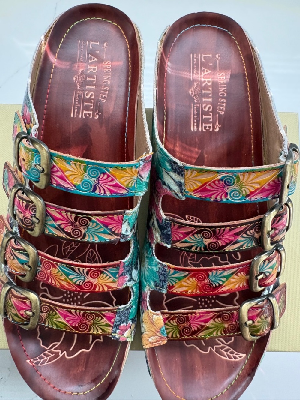 Women’s L’Artiste Brown multi colored slip on strappy sandals. Size 9.5/10
$40 - Picture 6 of 9